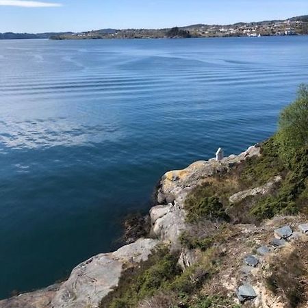 Koselig Nyoppusset 3 Roms Leilighet Med Egen Parkeringsplass I Rolige Omgivelse Naer Sjoen, 2 Mil Nord For Bergen Sentrum. Εξωτερικό φωτογραφία
