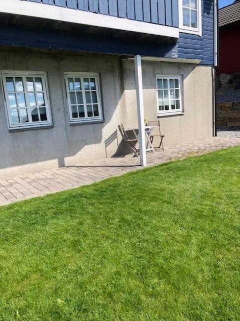 Koselig Nyoppusset 3 Roms Leilighet Med Egen Parkeringsplass I Rolige Omgivelse Naer Sjoen, 2 Mil Nord For Bergen Sentrum. Εξωτερικό φωτογραφία